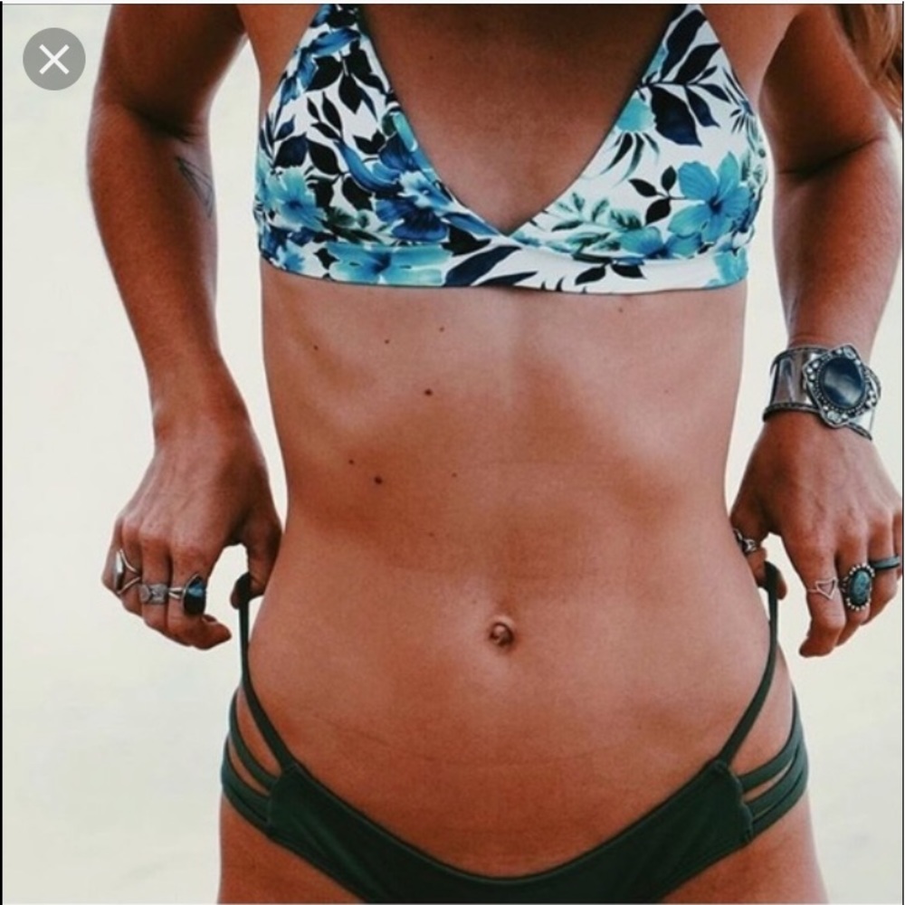 Size medium midori bikini top